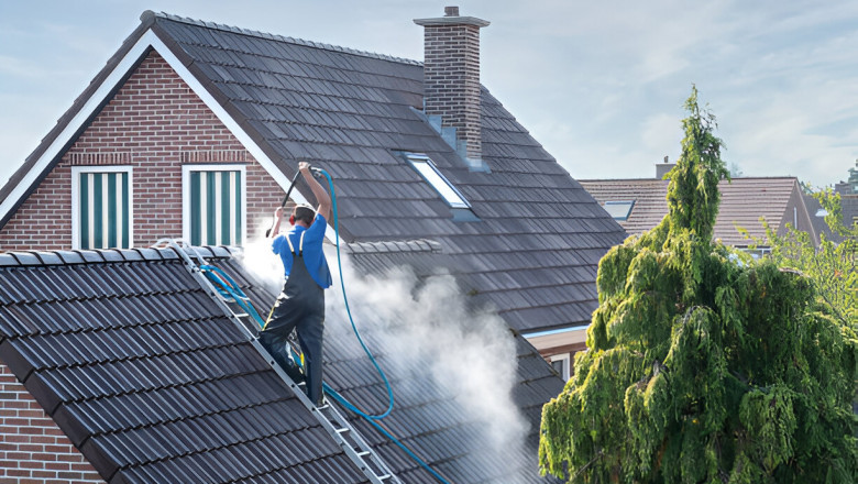 The Role of Expert Power Washing Services in Complete Roof Care