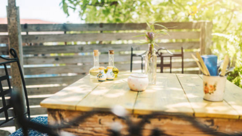 Tips to Keep Bees Out of Outdoor Dining Areas