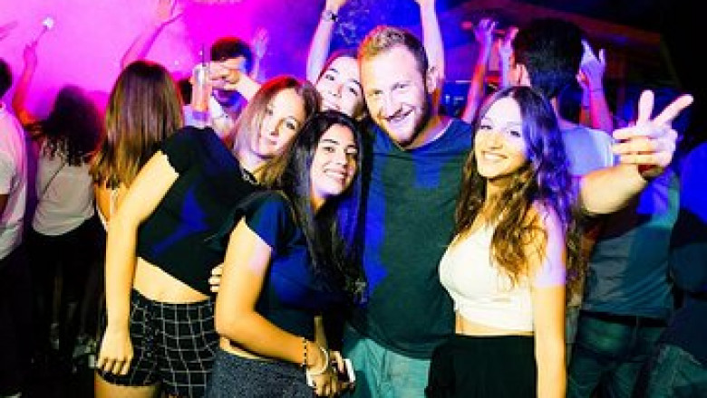 Experience the Ultimate Party in Valencia: Nightlife, Pub Crawls, and Unforgettable Fun