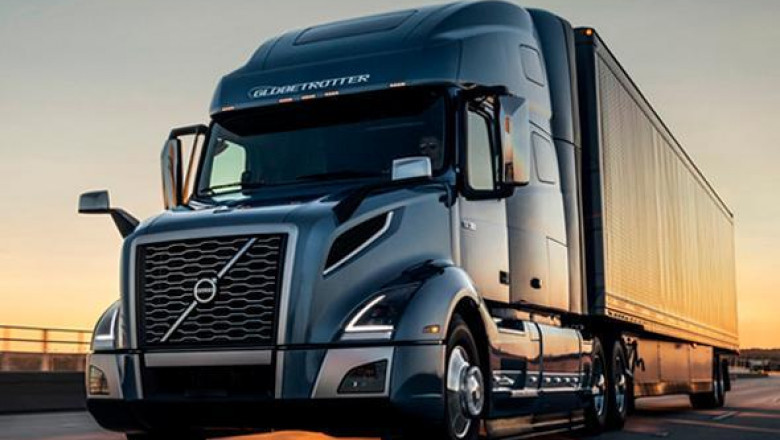 Command the Freight Flow: Train to Become a Truck Dispatcher