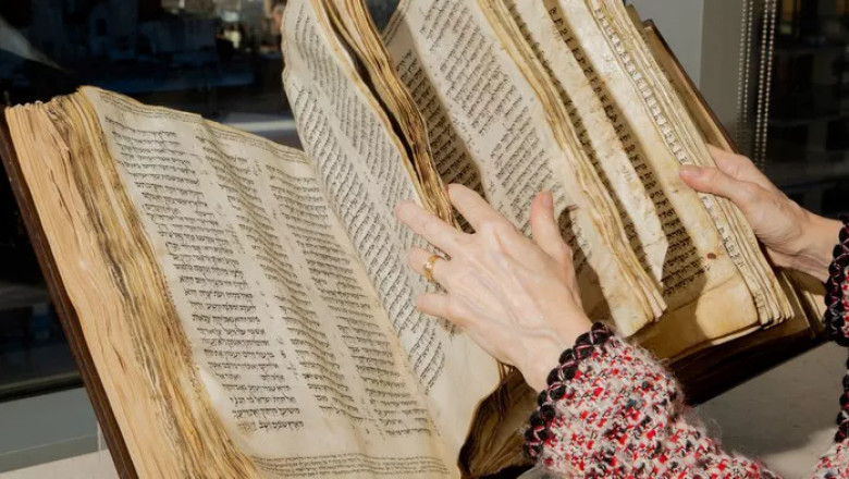 What Are the Old Testament Books in Chronological Order?