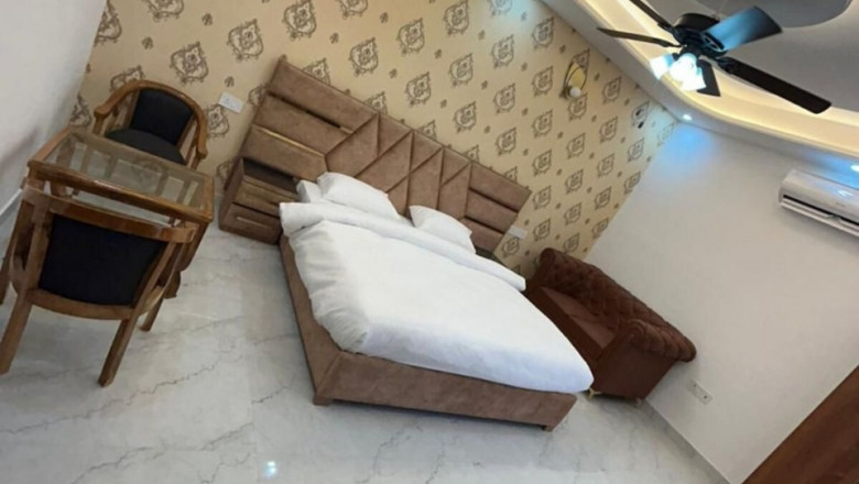 Best deals on hotels near India Expo Mart