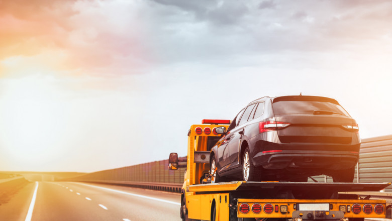 Stranded? Your Comprehensive Guide to Safely and Efficiently Towing Your Vehicle