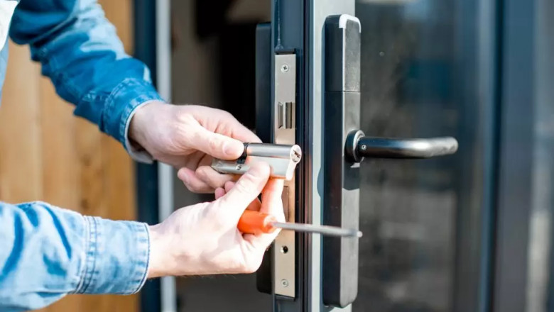 Behind the Door: How a Dubai Locksmith Gains Entry Without Breaking Anything 2025