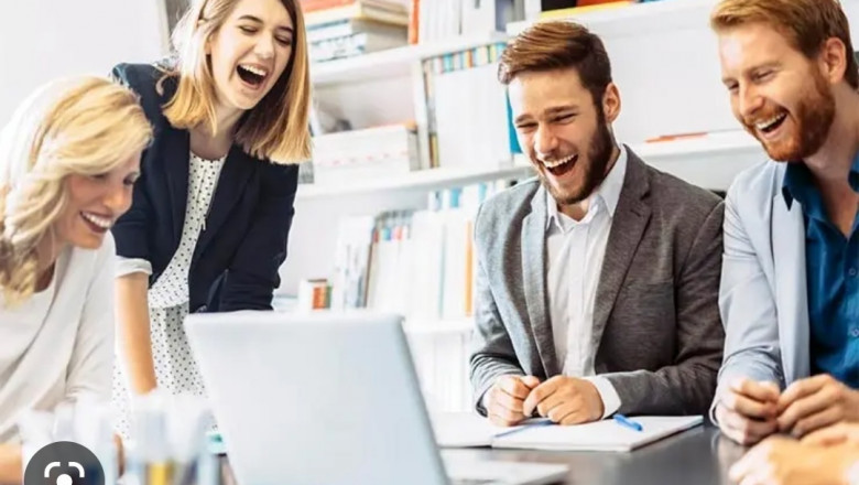 Friendship in a Digital Age: Staying Connected Authentically