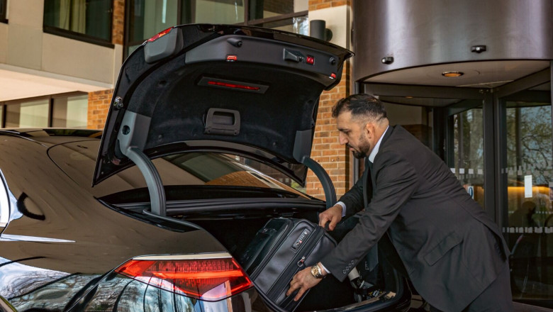 What is a Private Chauffeur Hire Service in London?