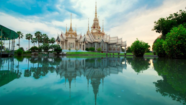 A Cultural Guide to Thailand: Temples, Traditions & Festivals