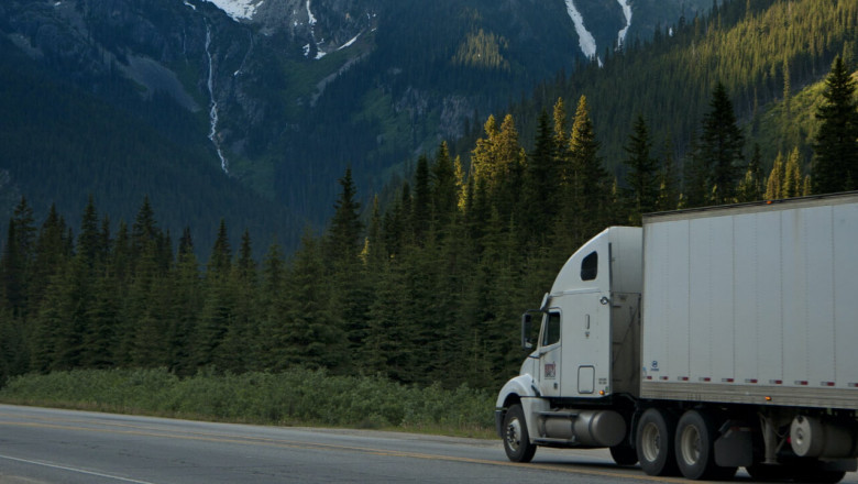 Why Reliable Freight Shipping Services Matter More Than Ever in Canada