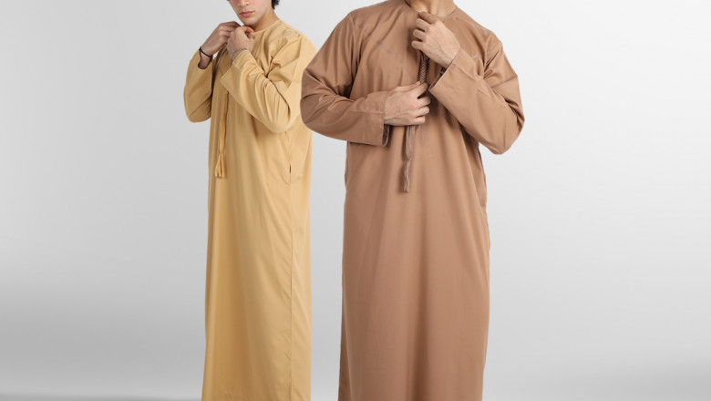 Shop Emirati Cotton Thobes & Jubbas for Men | Alhaya Fashion