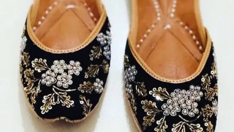 Celebrate heritage with every step in Handcrafted juttis India by Gulbhahar