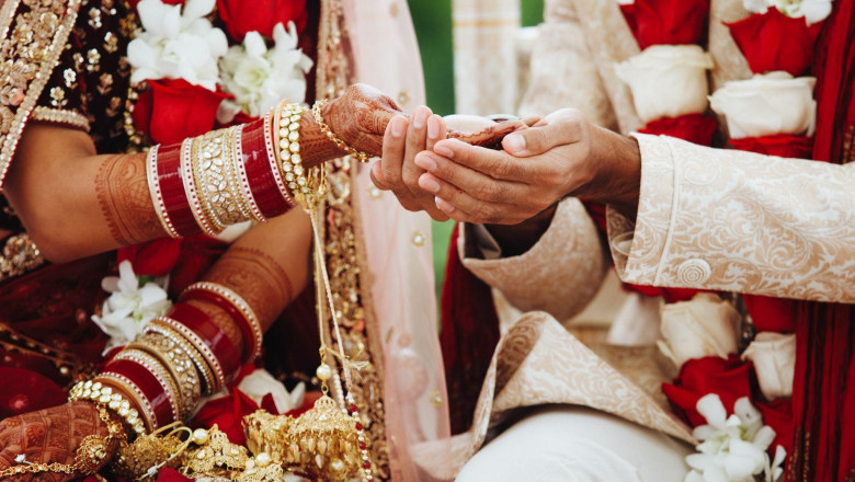 Harmonizing Sangeet Melodies: Top 15 Gifts for Your Beloved Sister’s Sangeet in India