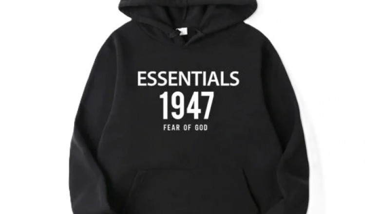 Effortless Cool: Why Everyone Needs an Essentials Hoodie