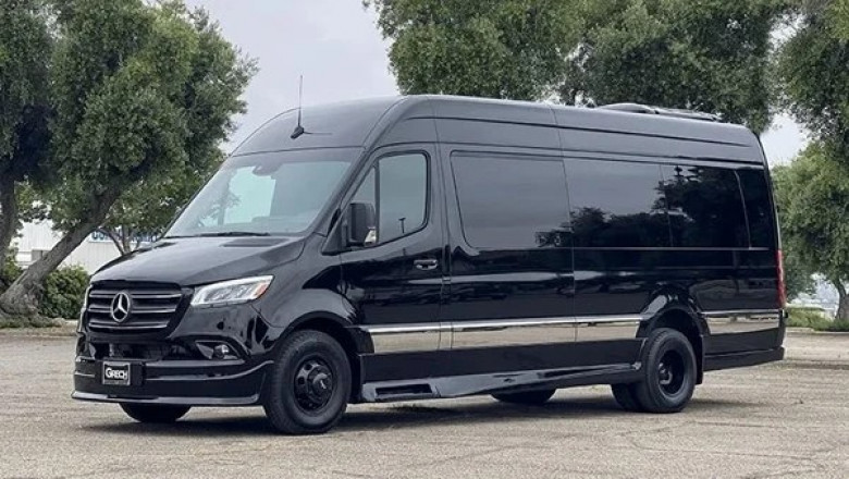 Celebrate in Style with 5Starpartybusrental – Fullerton’s Premier Party Ride