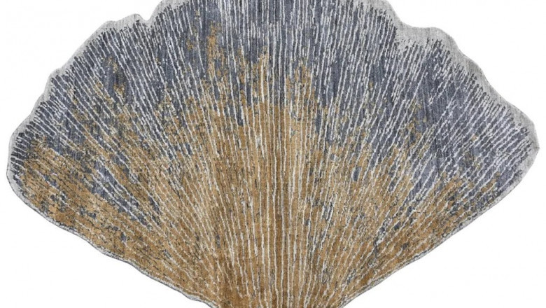 How to Style Minimal Rugs Without Making Your Space Look Empty