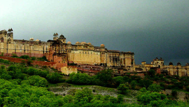 Exploring Jaipur in Monsoon: Rain, Chai, Forts, and Two Wheels of Freedom!