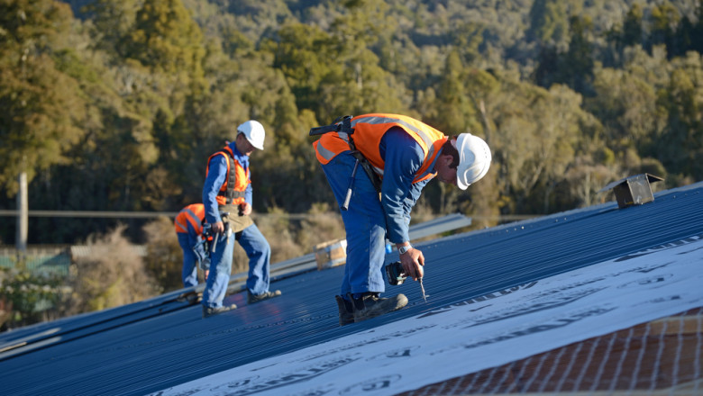 Redline Roofing &amp; Coatings: Your Trusted Commercial Roofing Contractor in Mason