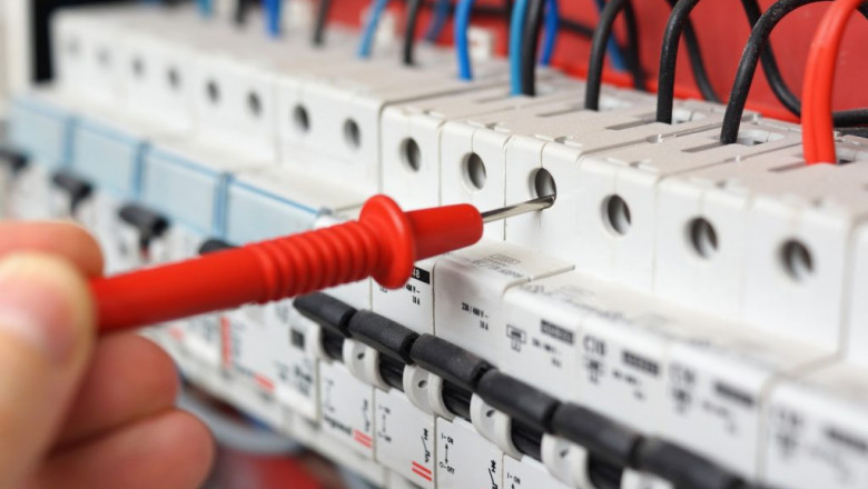 The Cost of Circuit Breaker Replacement Services: What to Expect