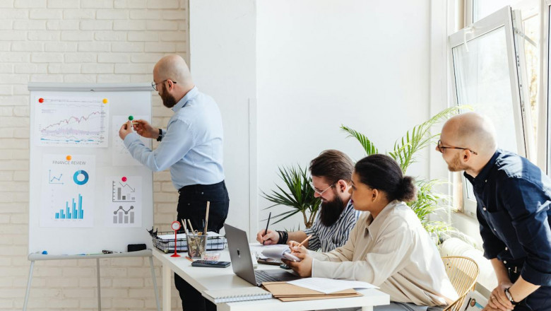 Expert Insights: How Online Training from Training Central Solutions Can Boost Your Banking Career