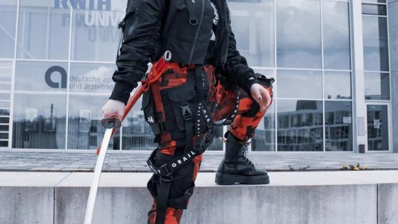 Cyberpunk Fashion: Futuristic US Street Style Essentials
