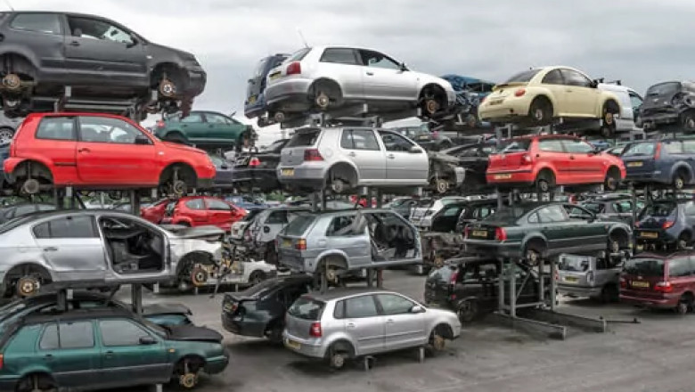 The Advantages of Selling Your Vehicle for Cash Instead of Scrapping It