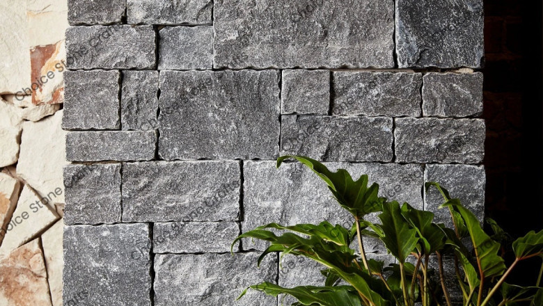 The Role of Lighting in Revealing the Depth and Texture of Stone Cladding