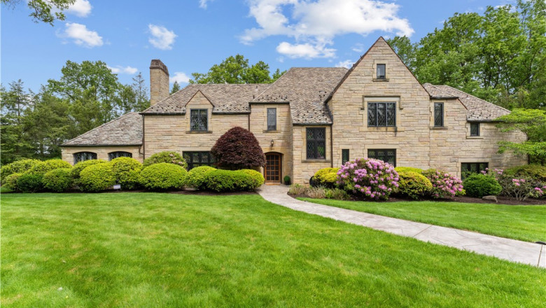How Can You Use Real Estate to Build Long-Term Wealth?