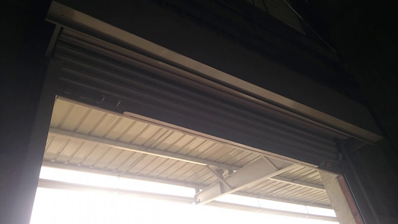 Single Skin Rolling Shutters | Automatic Rolling Shutters | NIHVA