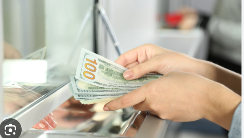 Traveling Abroad? What to Know Before Exchanging Your Currency