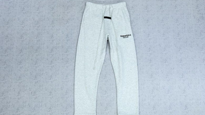 Own the Street in Essential Sweatpant Vibes