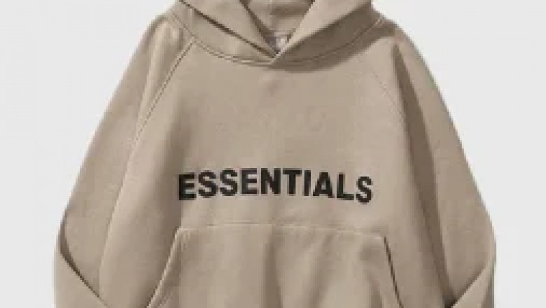 The Timeless Appeal of the Essentials Pullover Hoodie with Classic Drawstring Hood