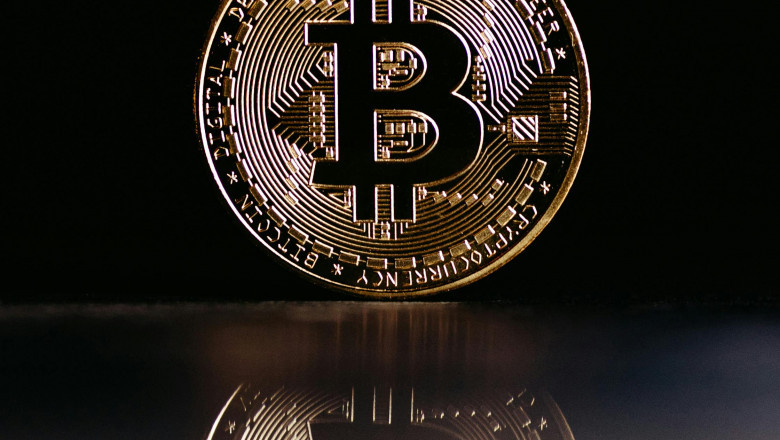 How Is Cryptocurrency Exchange Development Shaping the Rise of Hybrid Platforms?