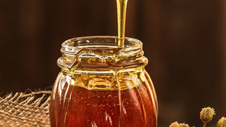 Natural Honey by Eat Anytime: Nature’s Golden Nectar for Health and Wellness