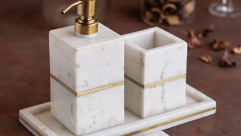 How to Style Your Bathroom with Marble: A Minimalist’s Guide