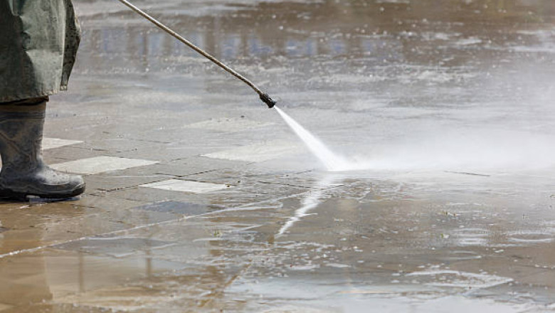Discover the Benefits of Professional Pressure Washing