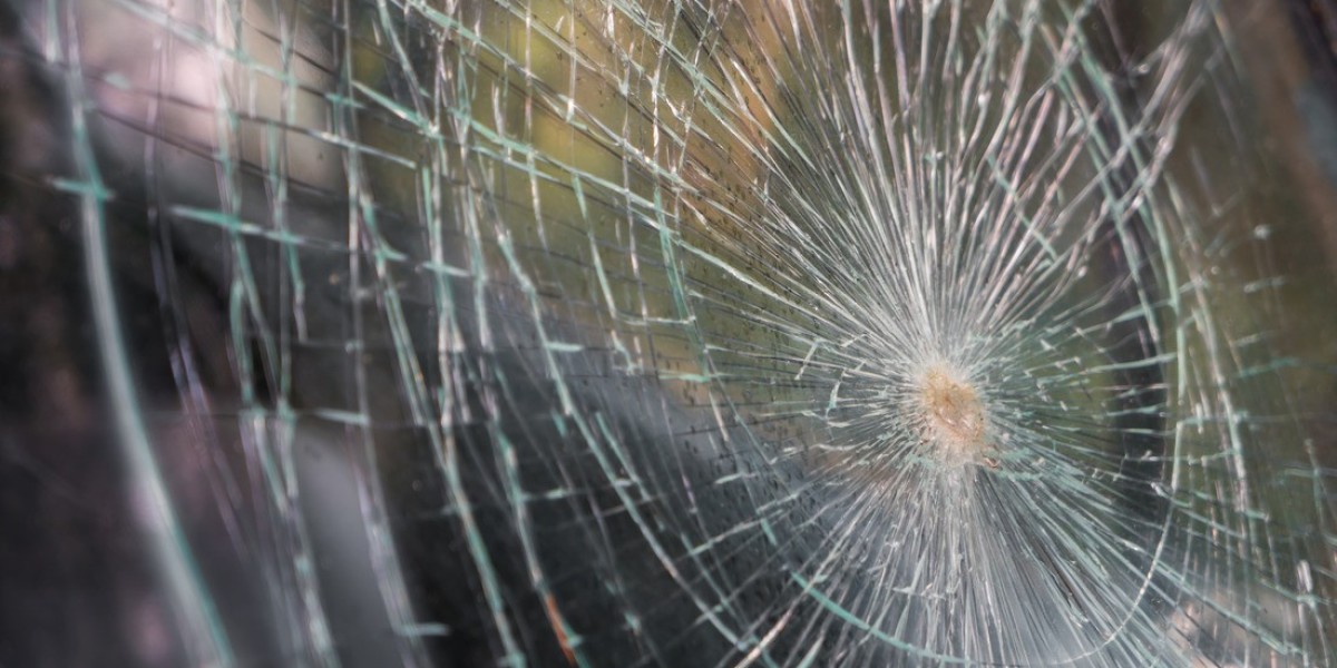 7 Signs You Need Windshield Repair