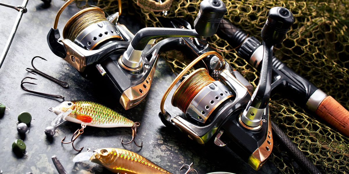 How Kamatsu Fishing Hooks and the Salmo 3.5cm Floating Rattlin Hornet Help You Reel in Big Fish