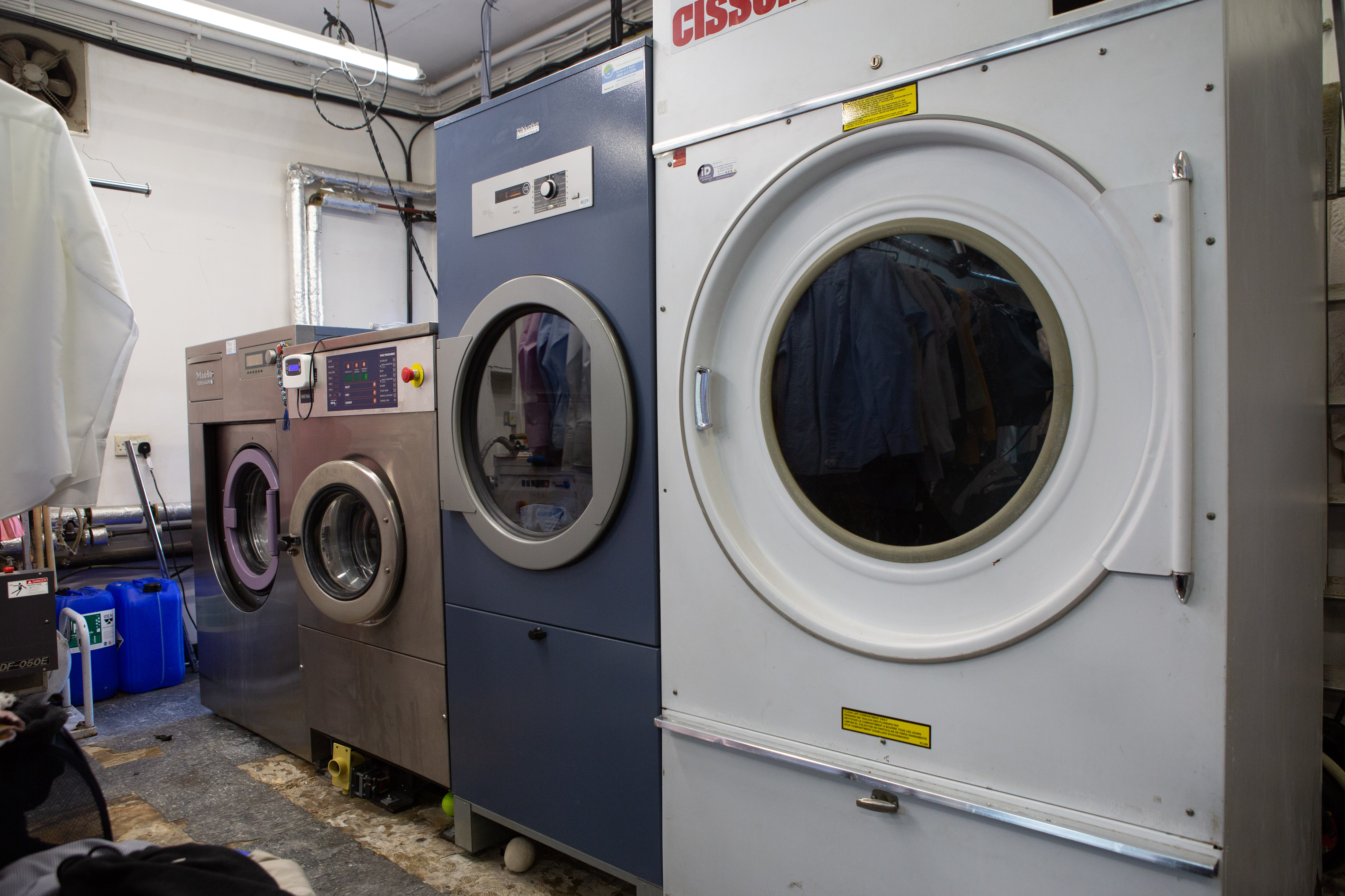 Laundry Service - Leonsdrycleaners