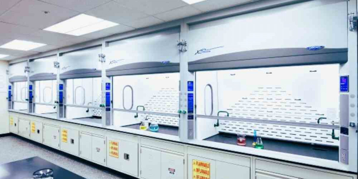 Frequent Issues with Fume Hoods in Lab Environments