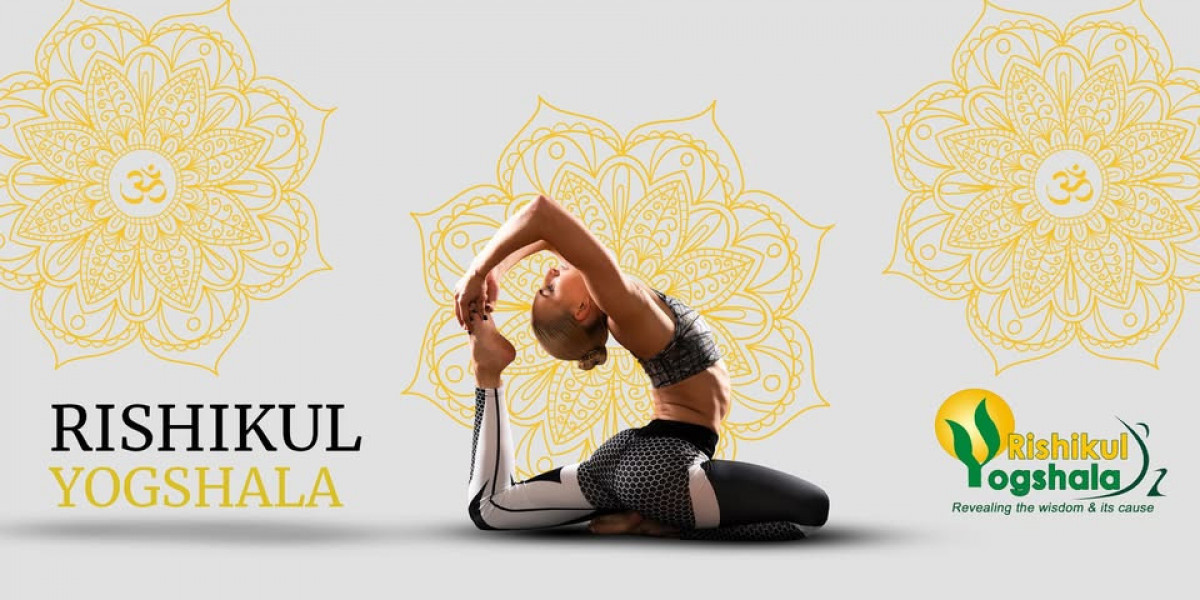 Authentic Yoga Teacher Training in Rishikesh – Deepen Your Knowledge & Spiritual Growth